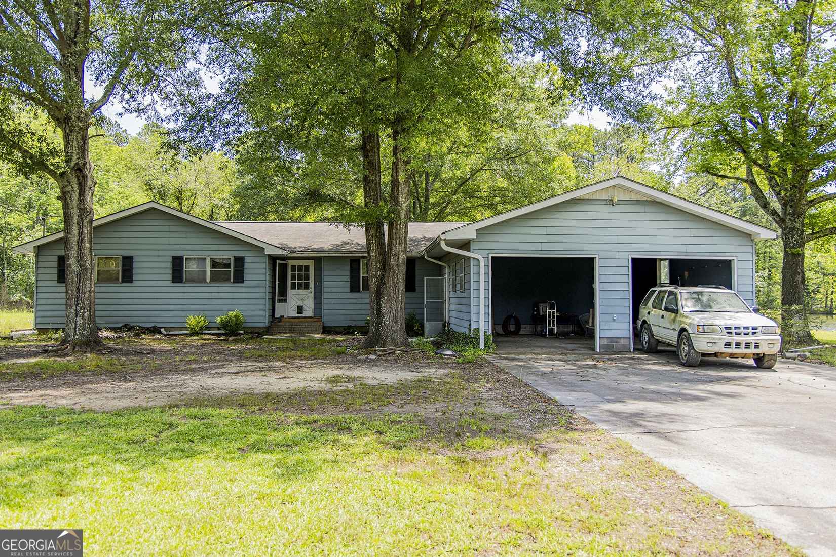83 Manning Lk  