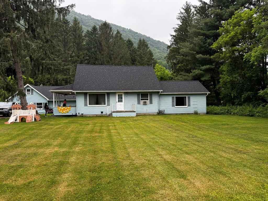 32 Investment Ln  