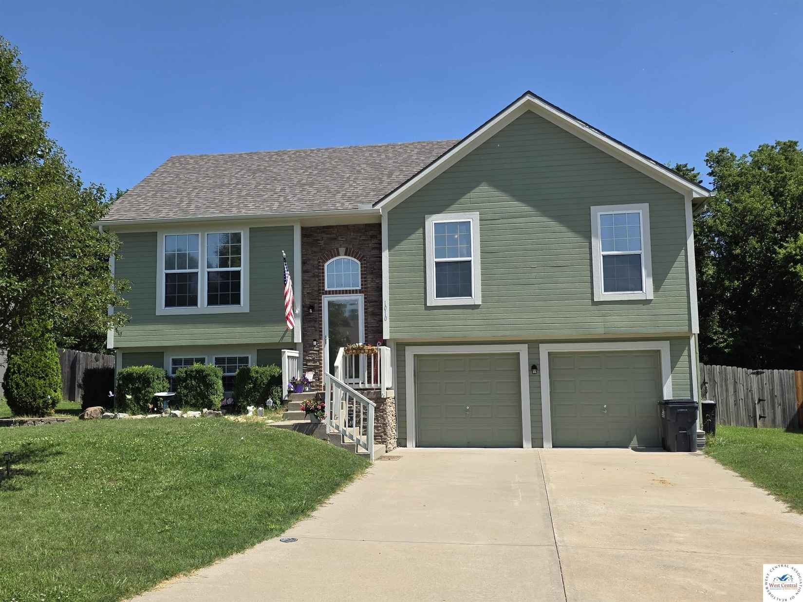1010 NW Scenic  