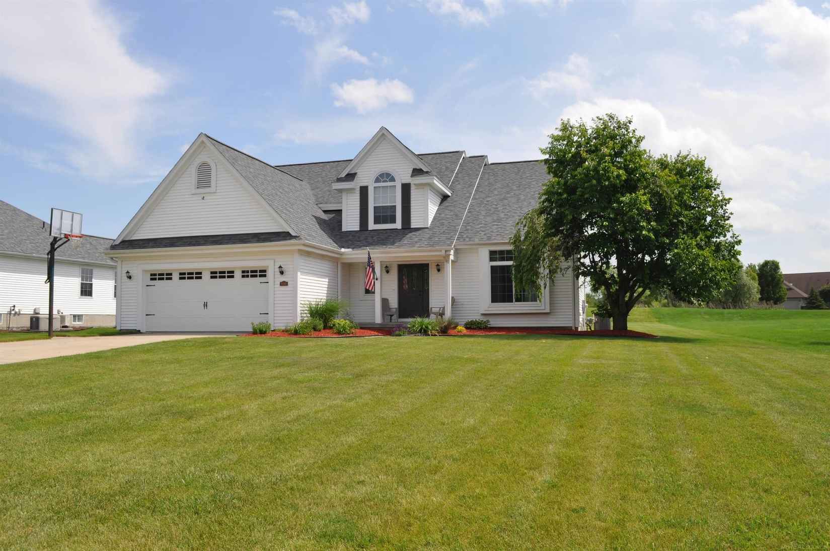 9180 Woodridge  