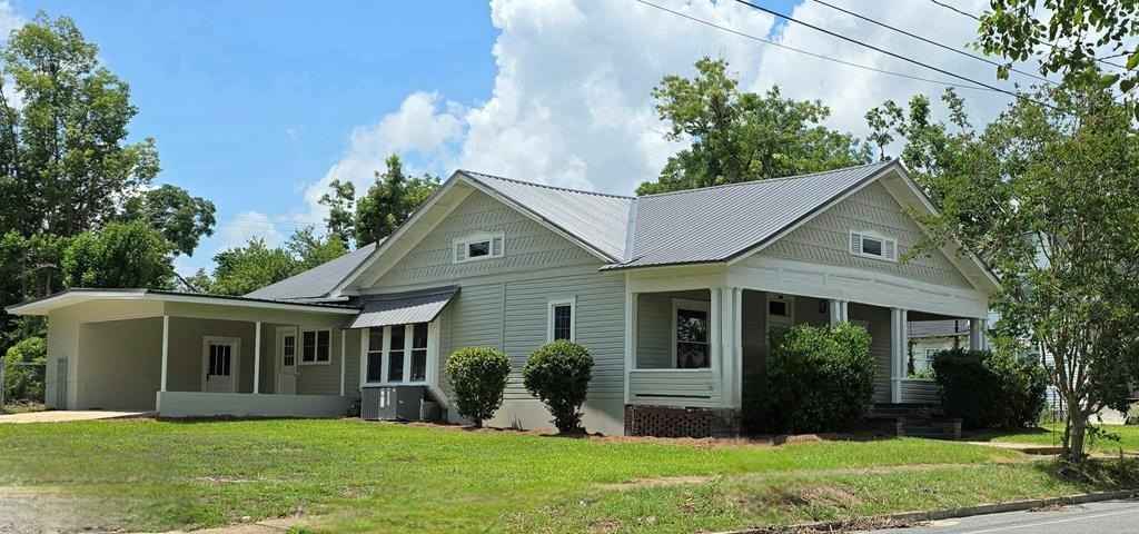 223 College Ave  