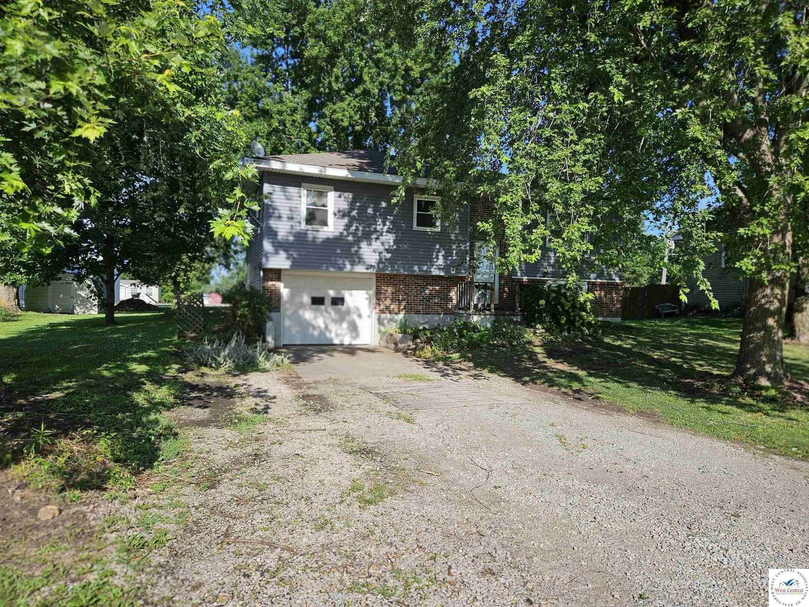 402 W 2nd  