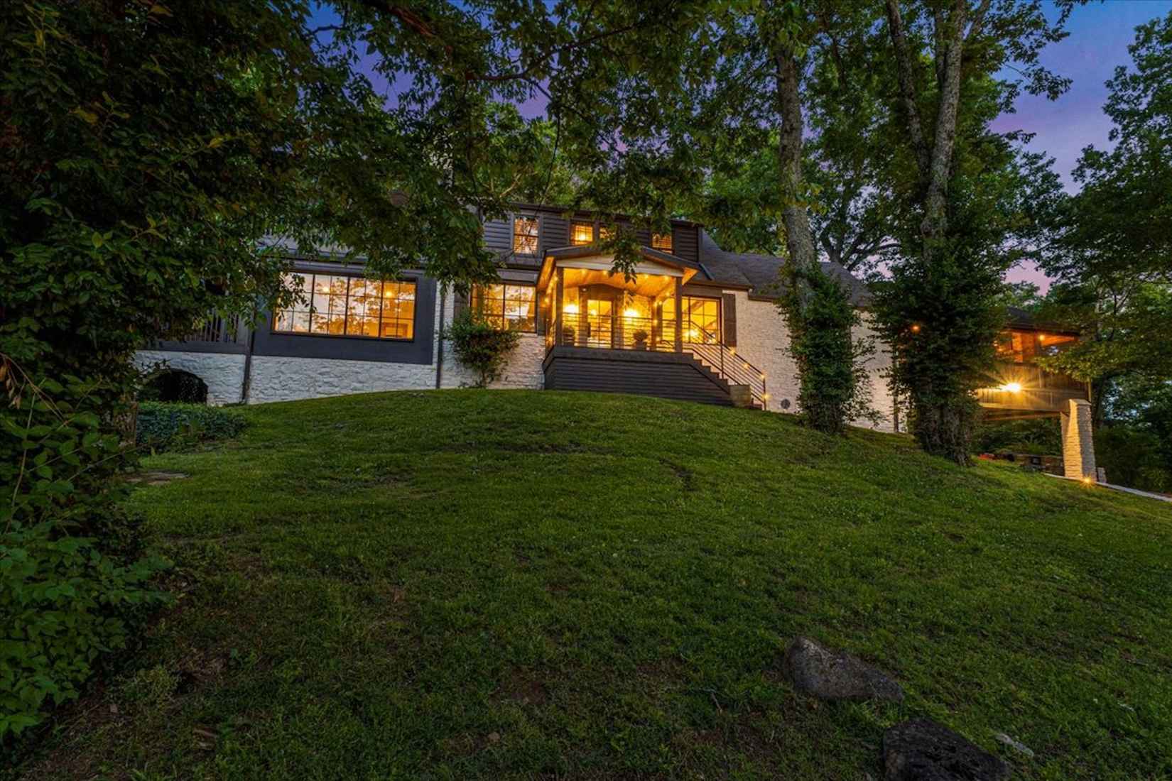 5400 Hillsboro Pike  