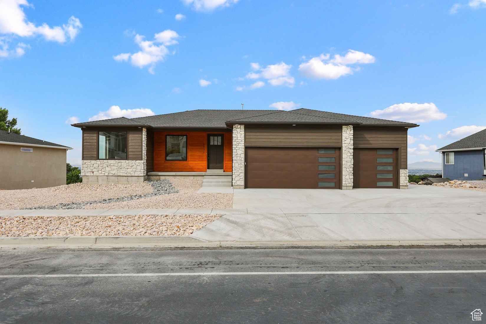 3071 N Mtn  