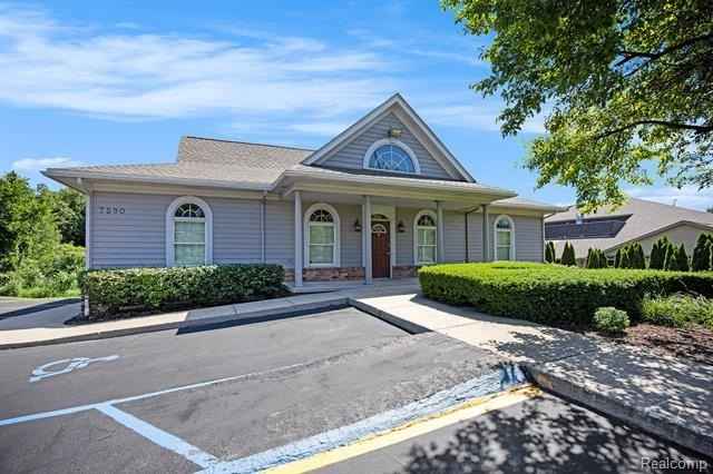 7590 Dixie Hwy  