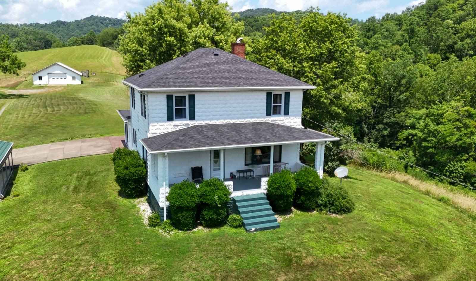 808 Elk River Rd  