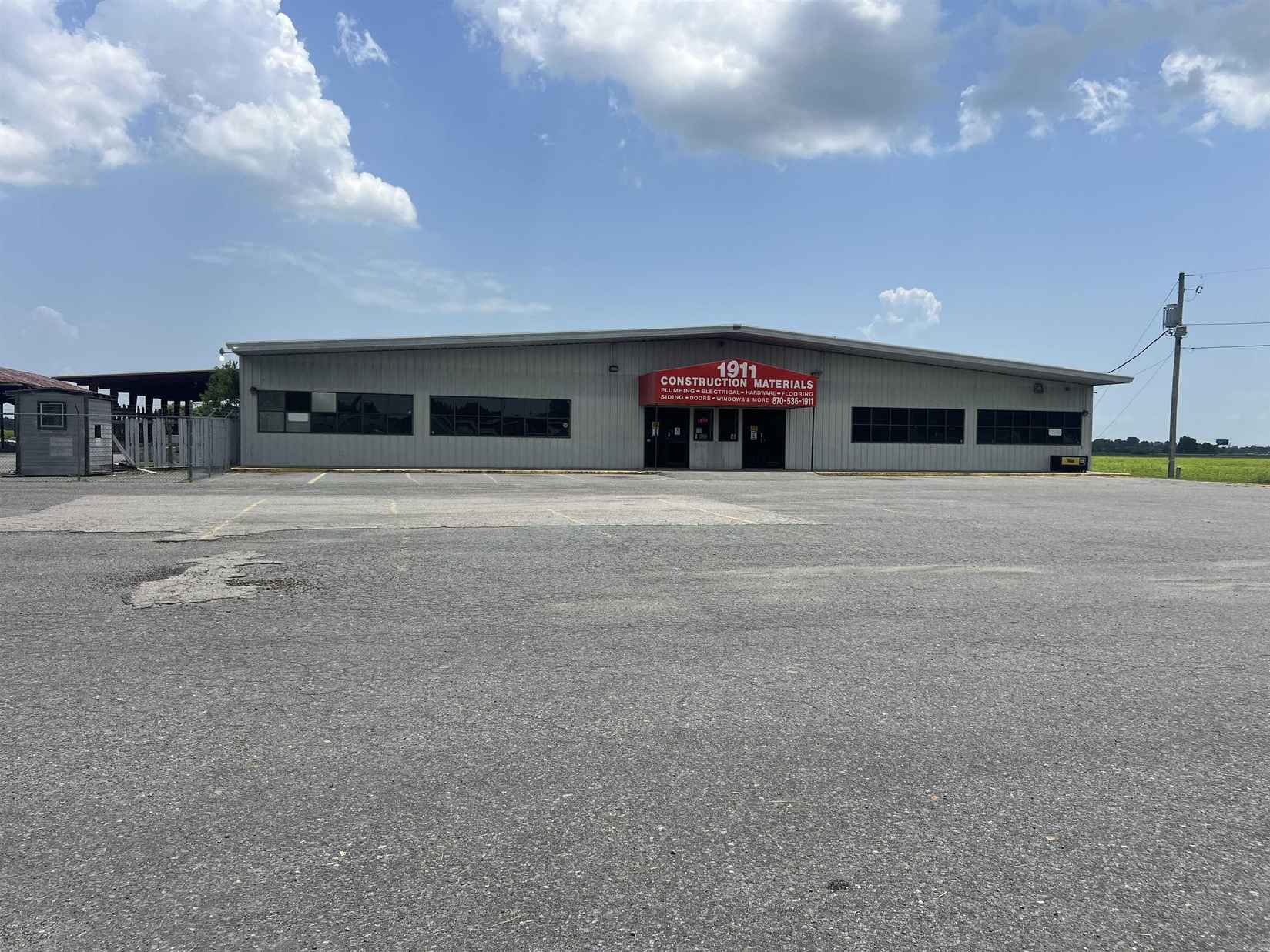 901 Commerce Dr  