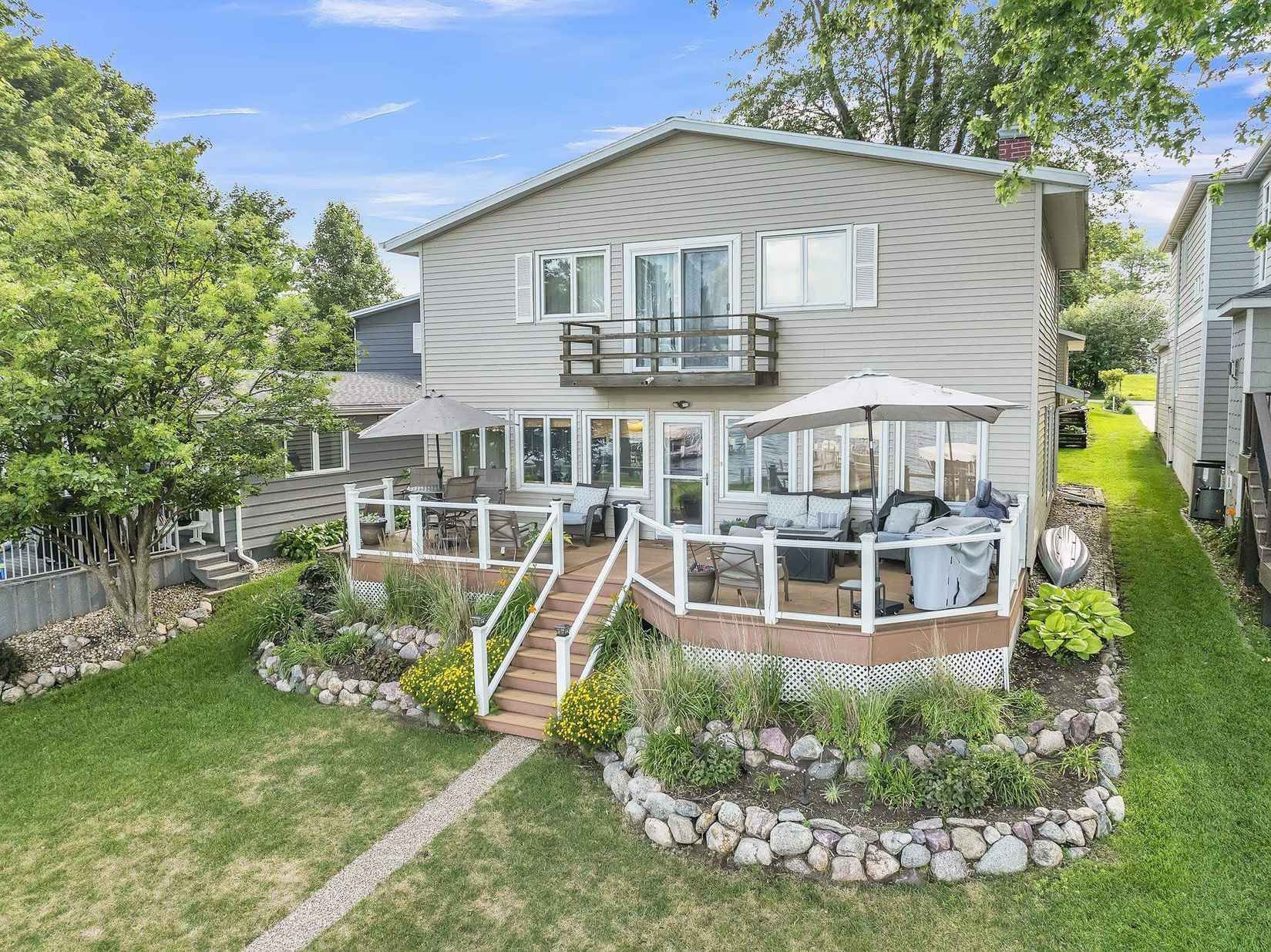 2818 Breezy Hts Dr  
