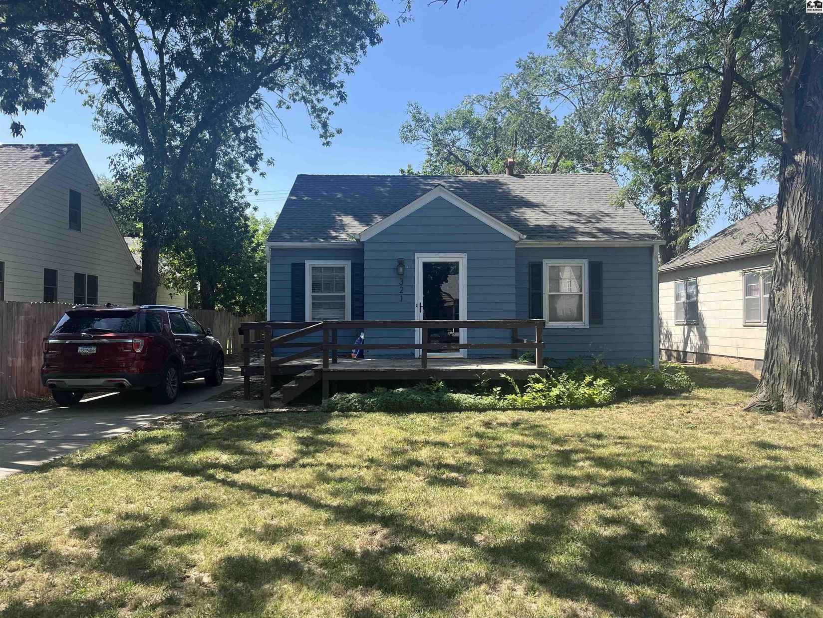 321 W Ave  