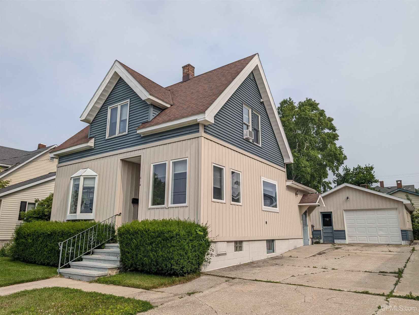 614 Manistique  