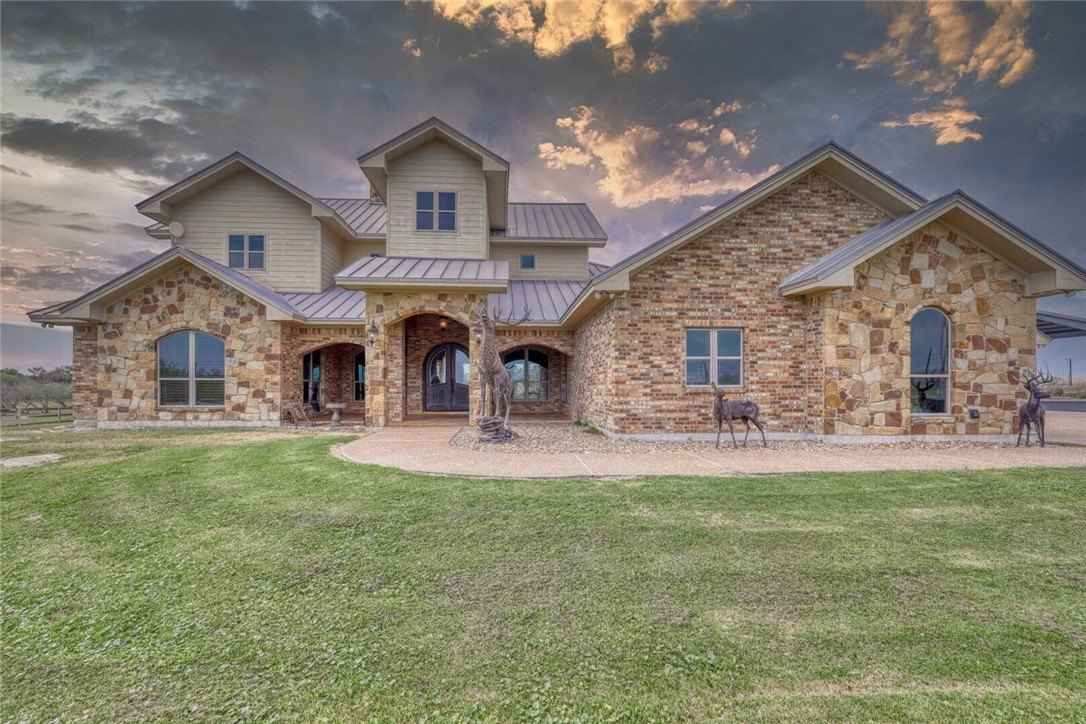1901 GLENOAK Dr  