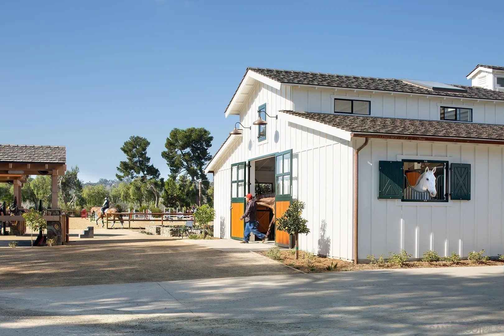16147 Via De Santa Fe  