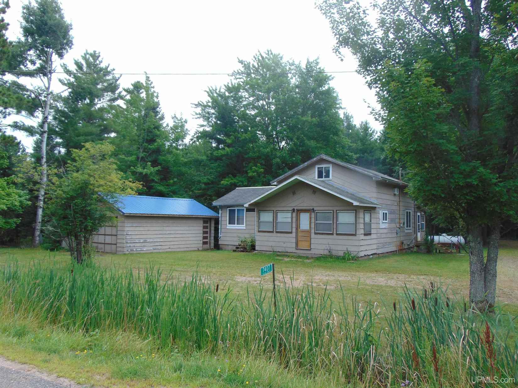 7407 Old Ml Town  