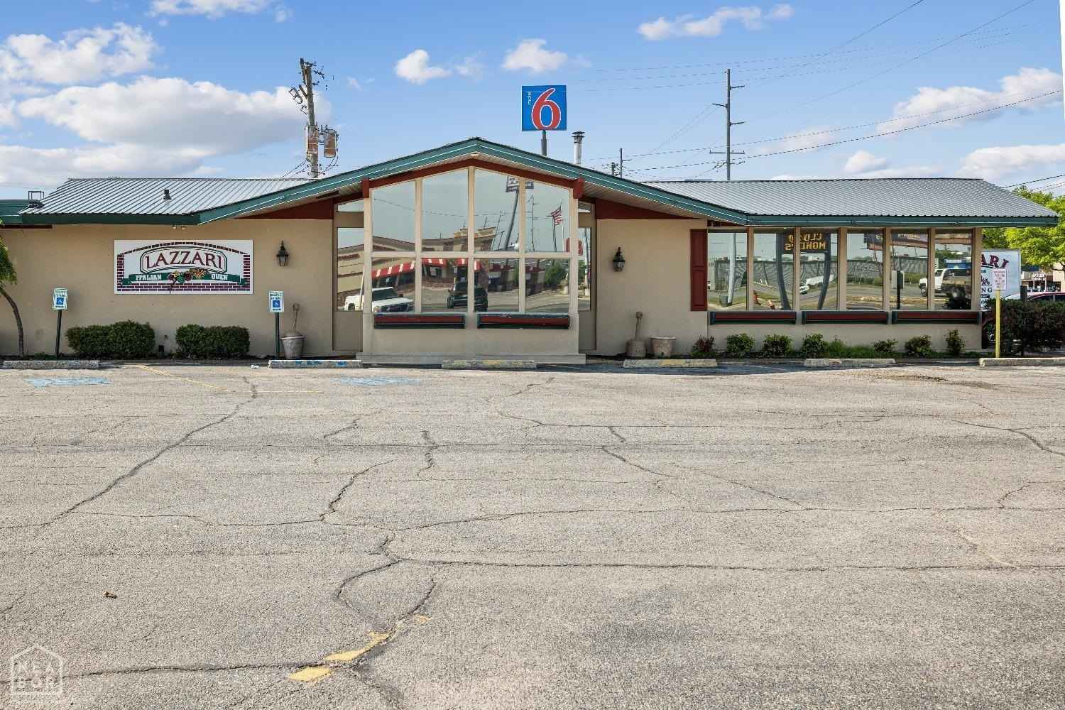 2230 S Caraway Rd  