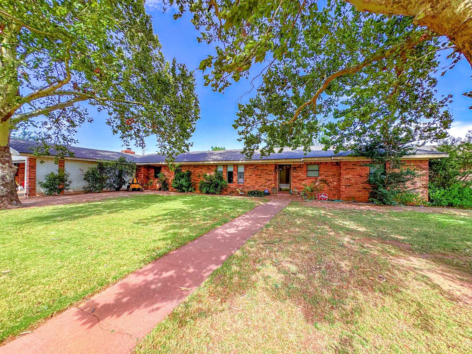 1303 Grand Central Ave  