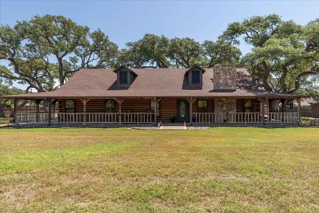 1040 N Live Oak St  