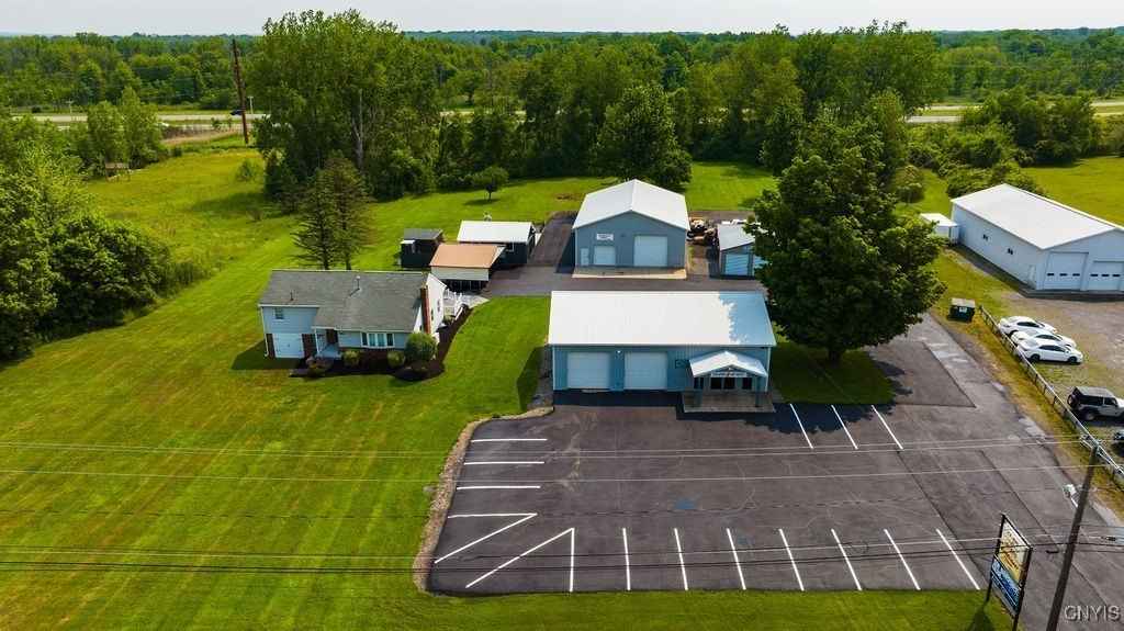 8984/8998 Brewerton Rd  