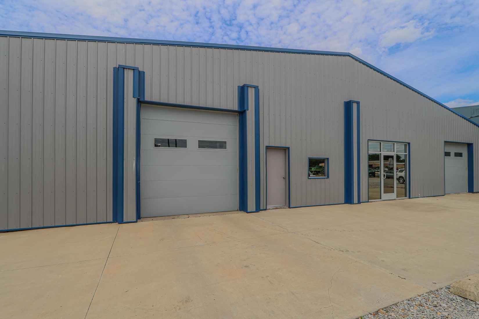 1501 E KINGSHIGHWAY  