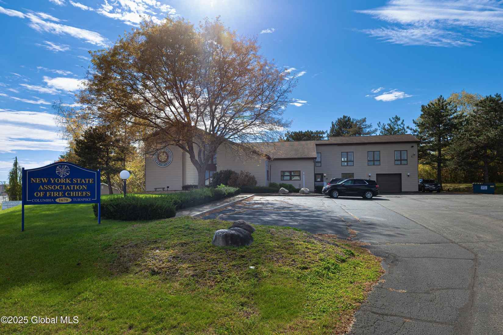 1670 Columbia Tpke  