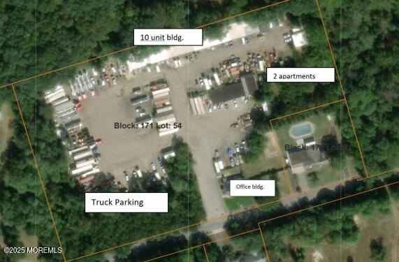 83 Riverwood Dr  