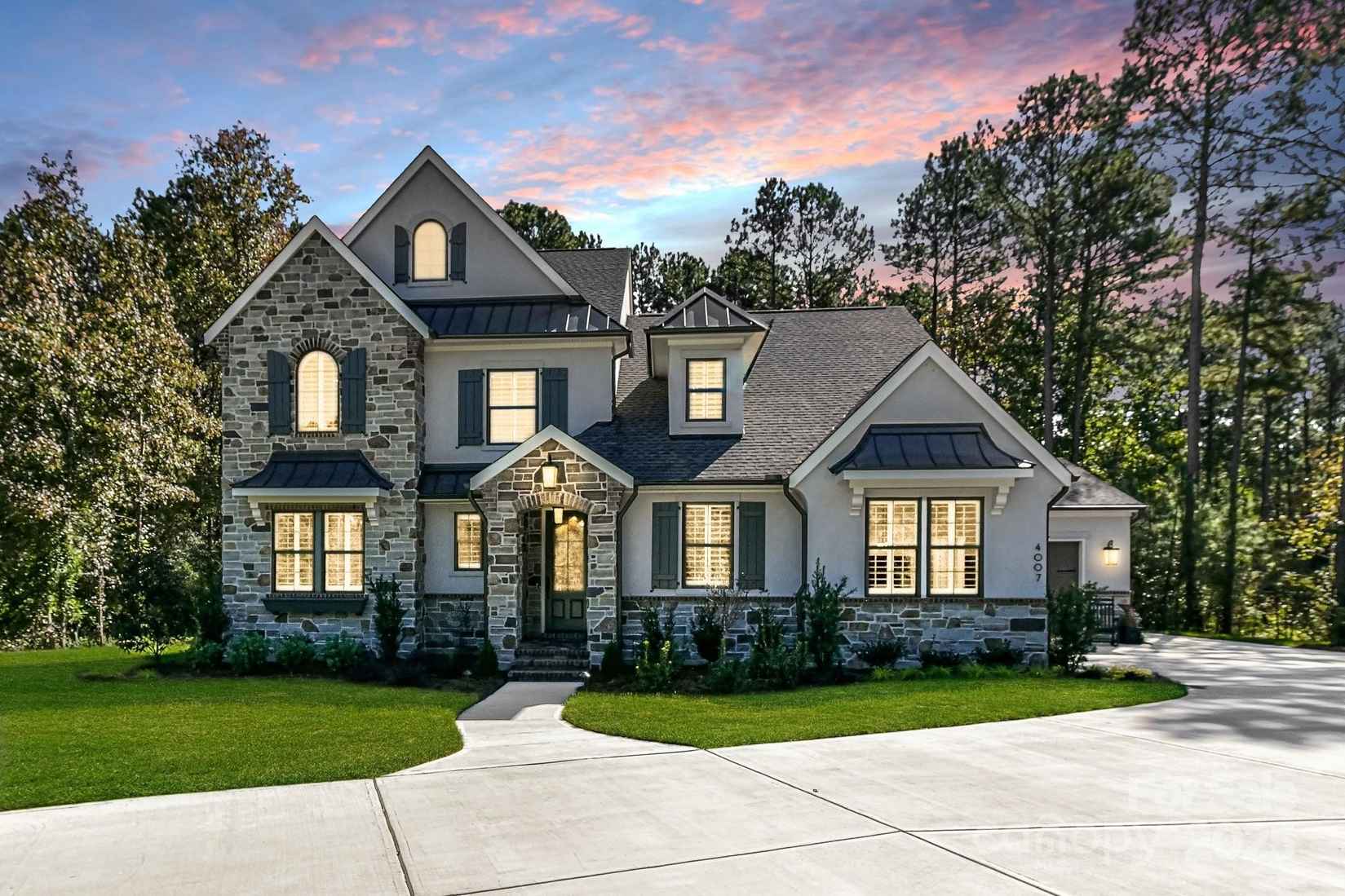 305 Weddington Grv Ln  