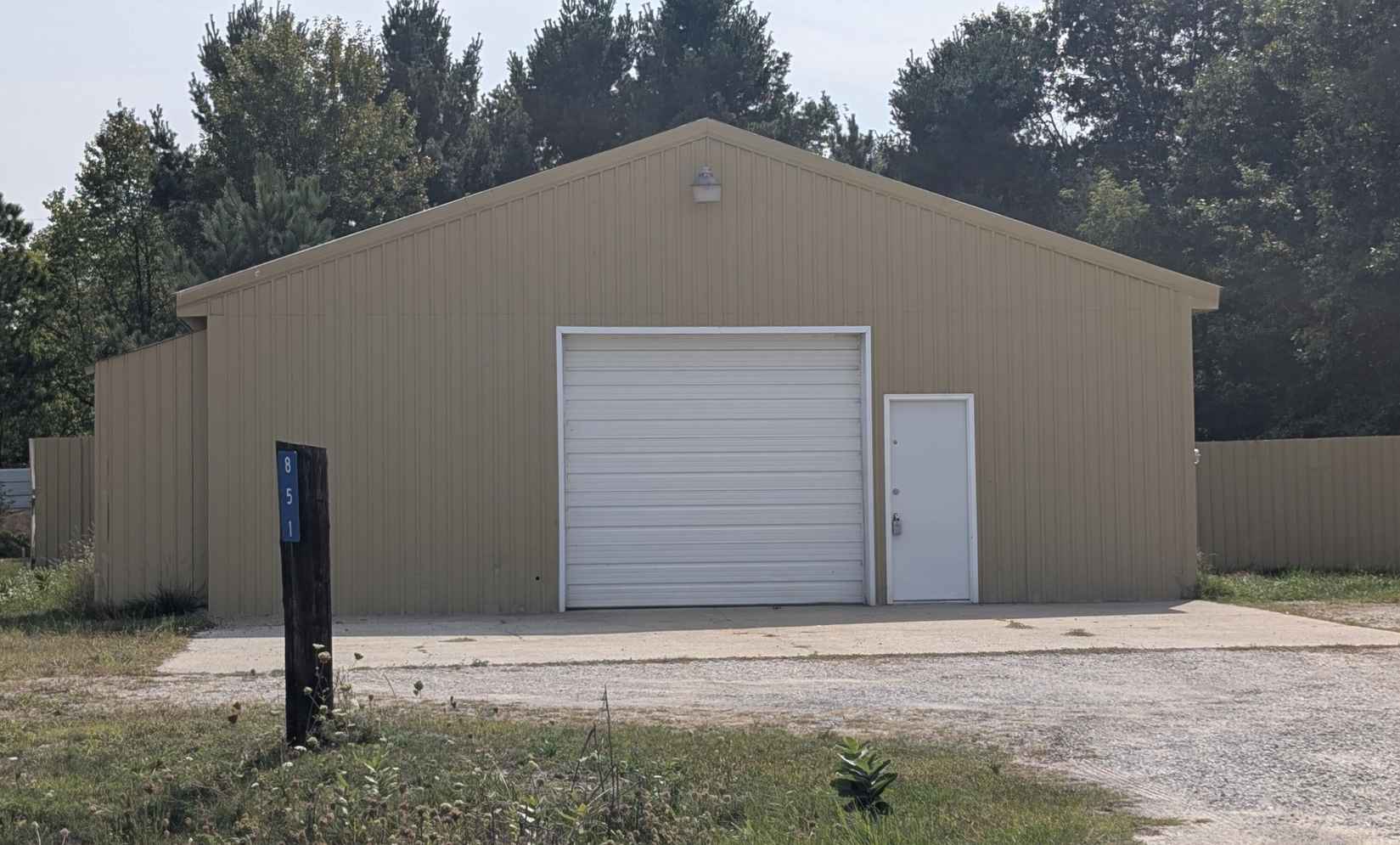 851 W Mcmillan Rd  