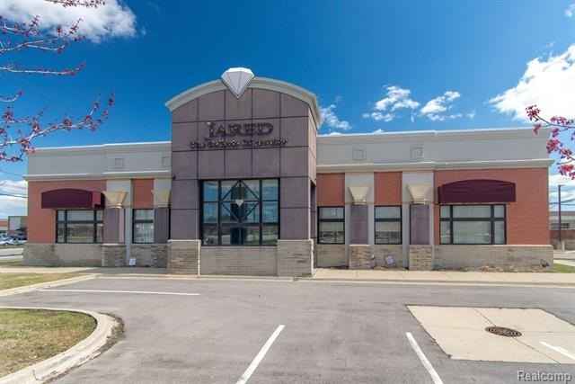 451 W 14 MILE Rd  