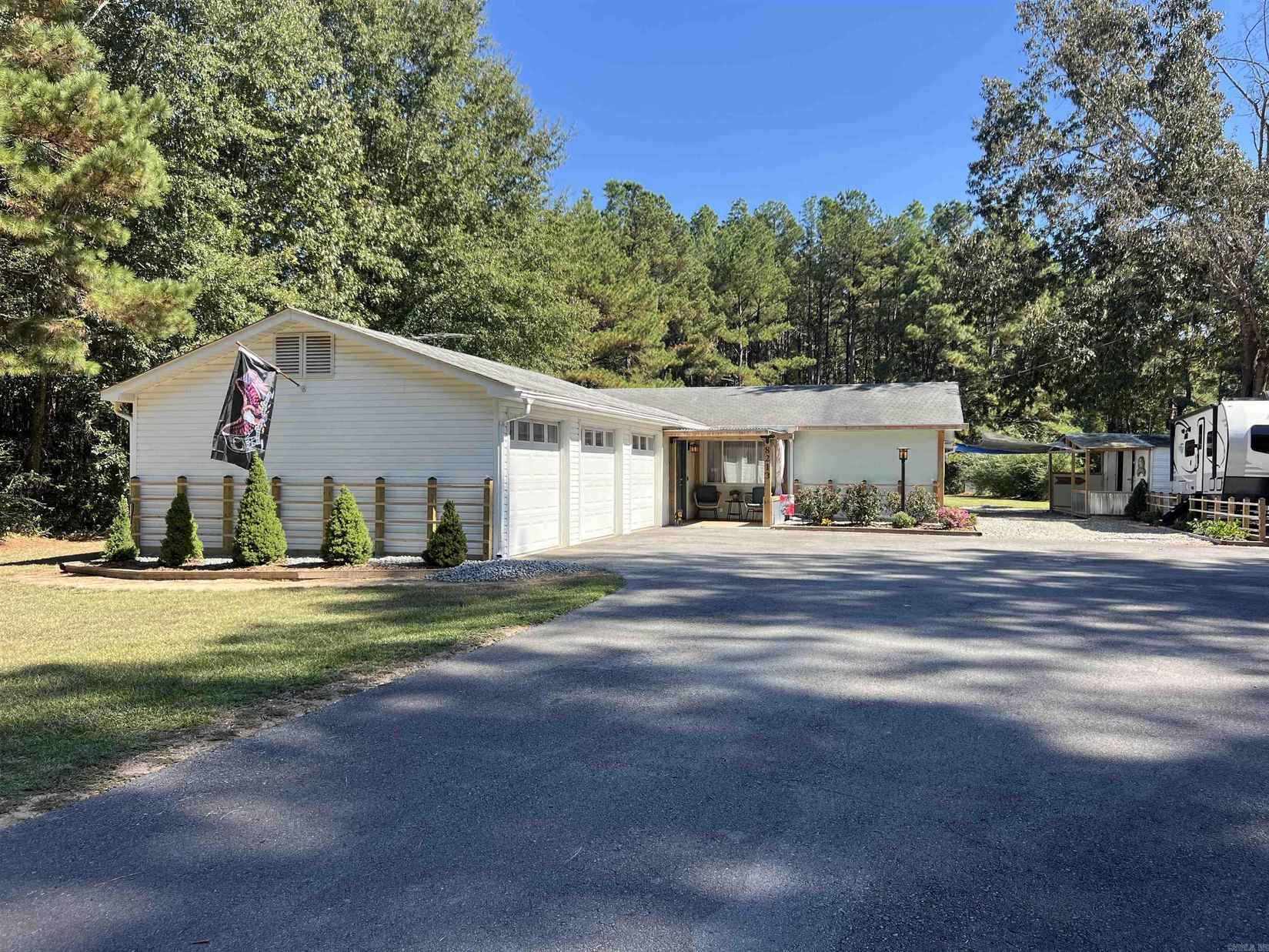 8213 Old Warren Rd  