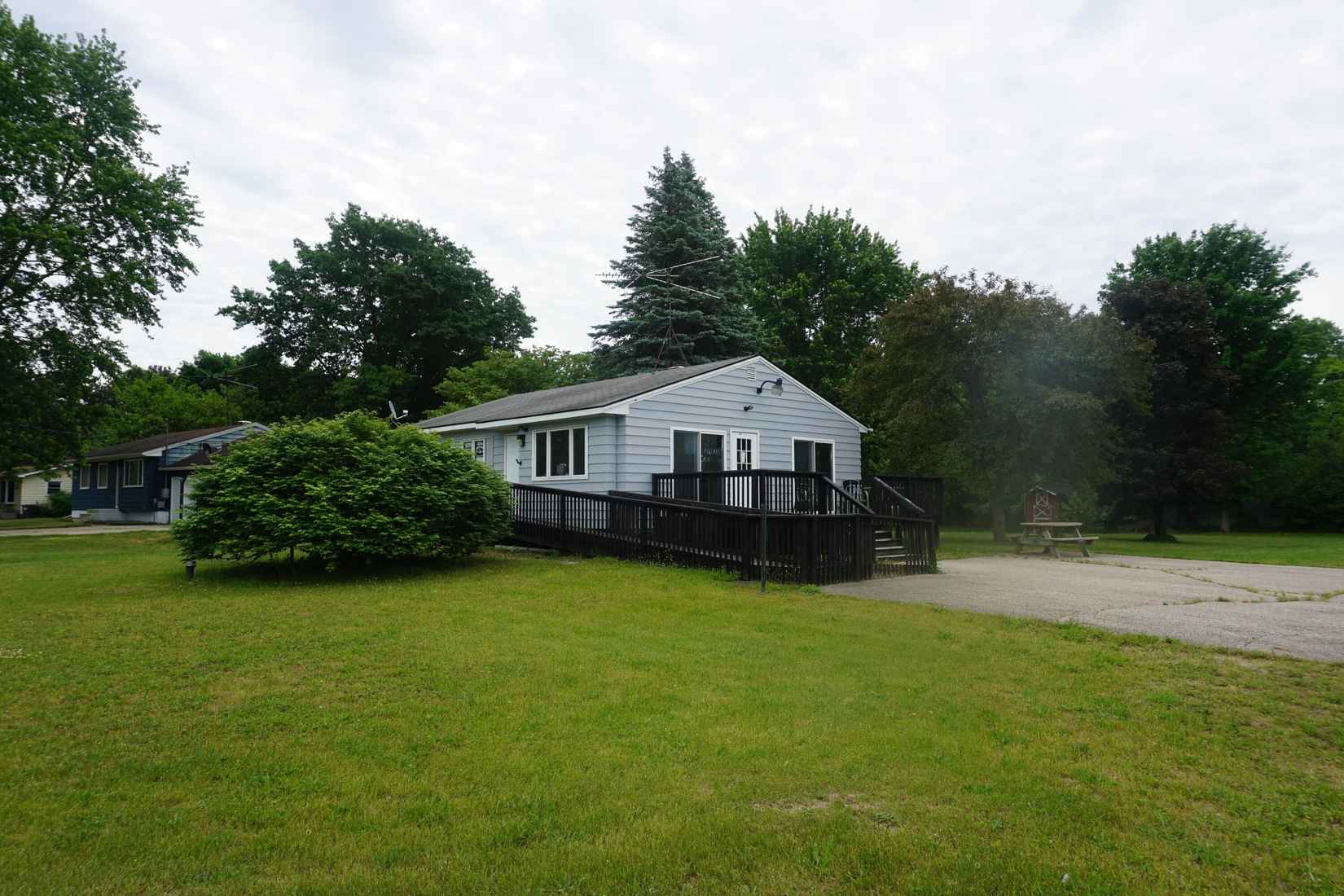 23913 Red Arrow Hwy  