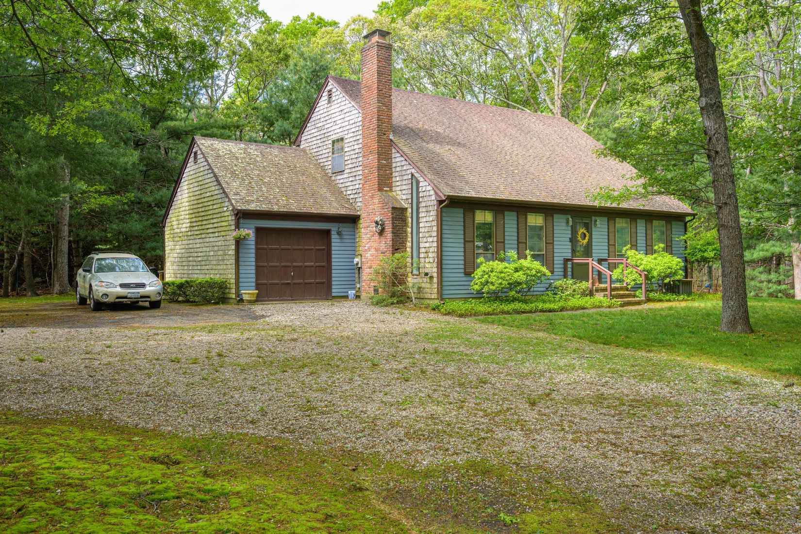 11 Oakwood Ct  