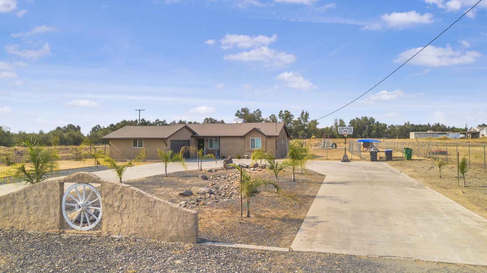 23404 104 Ave  