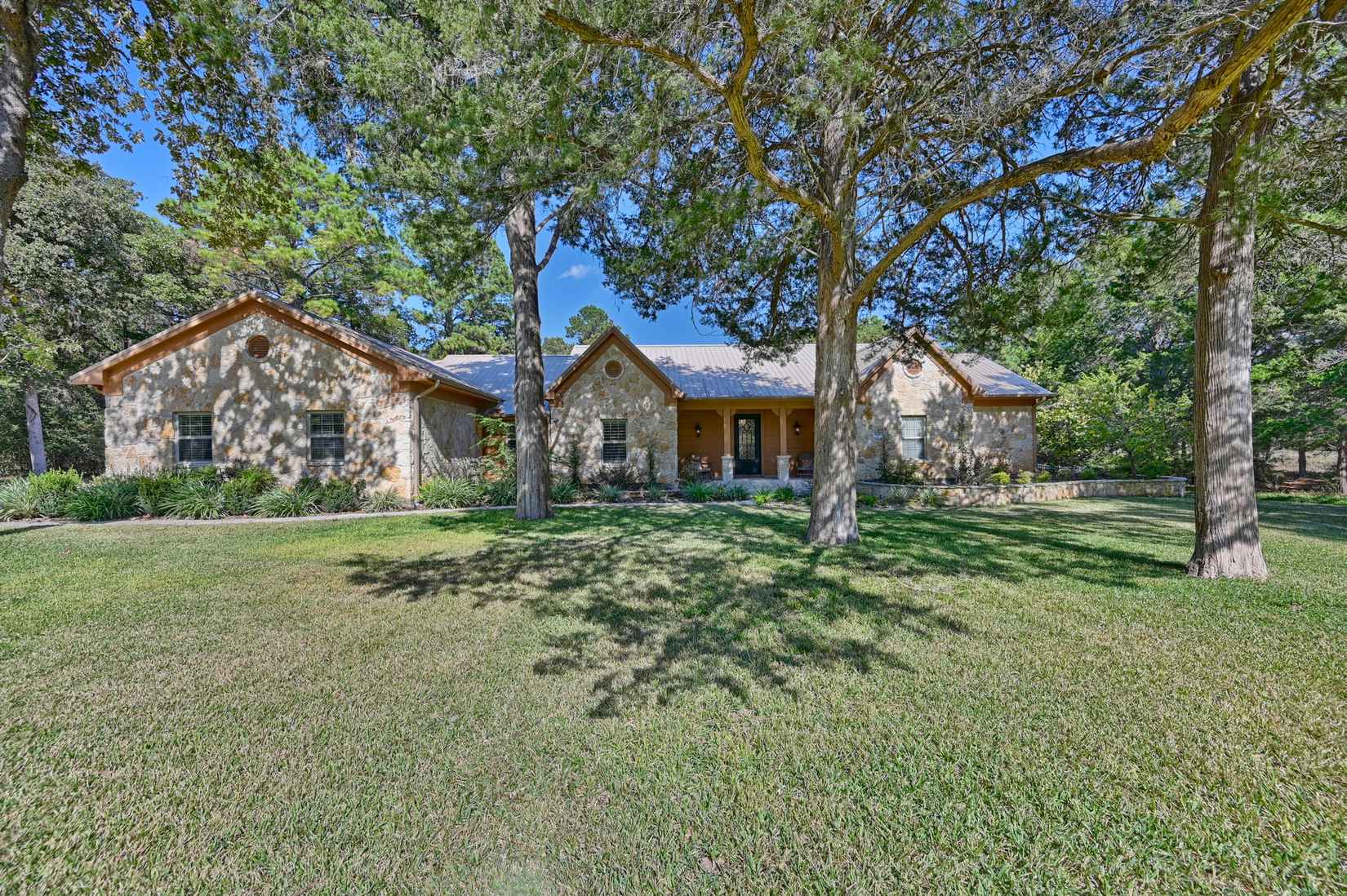 404 St Andrews Dr  