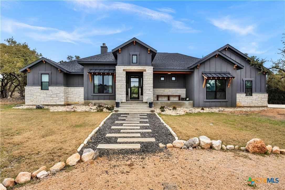 123 Wandering Oak Cir  