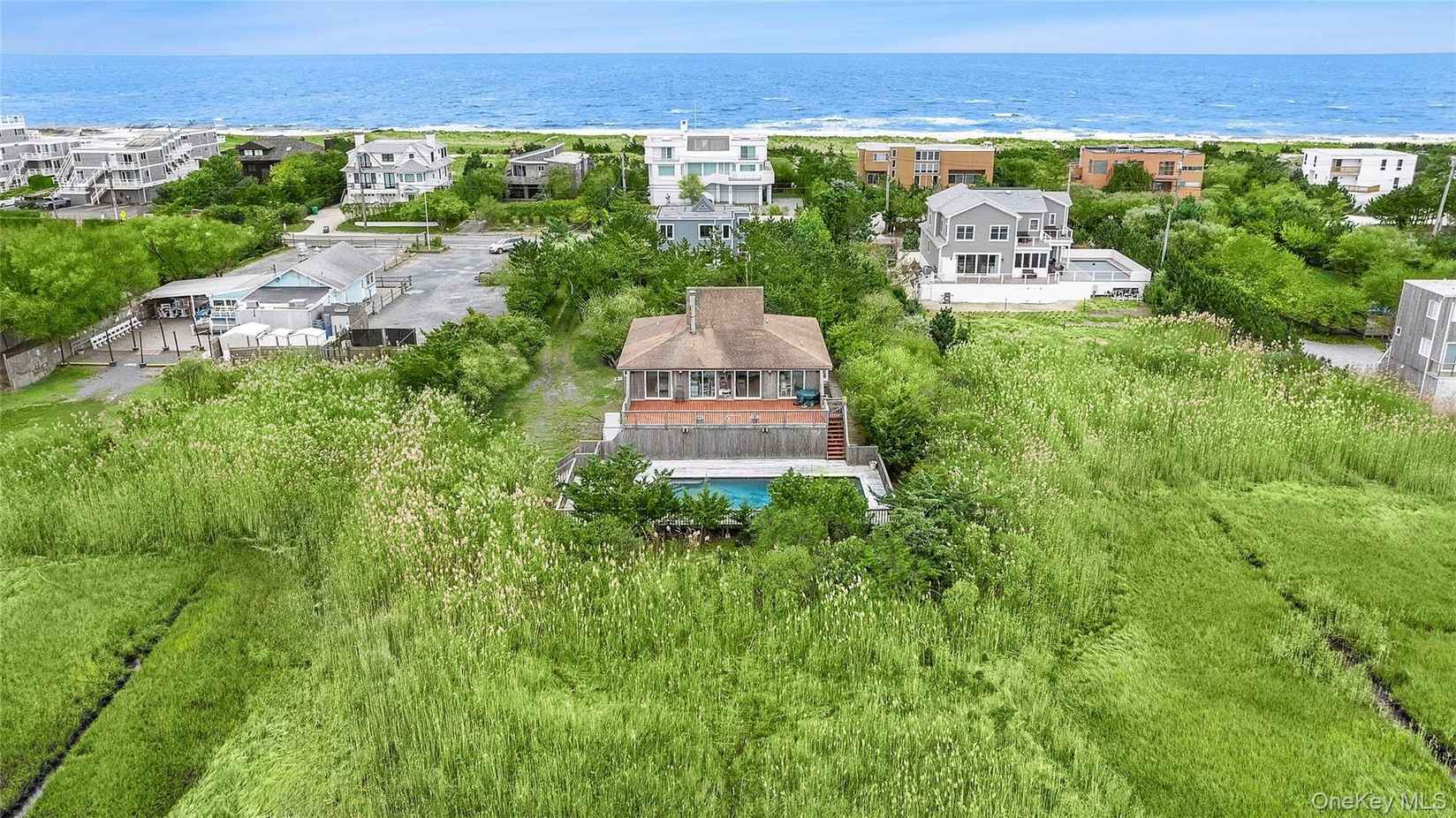 542 Dune Rd  