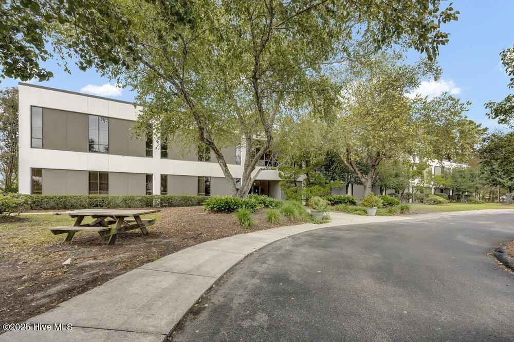 5041 New Centre Dr  