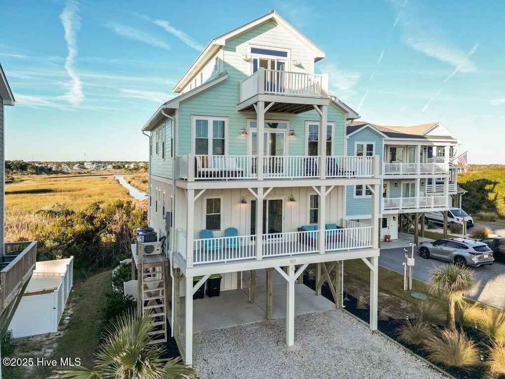 1117 New River Inlt Rd  