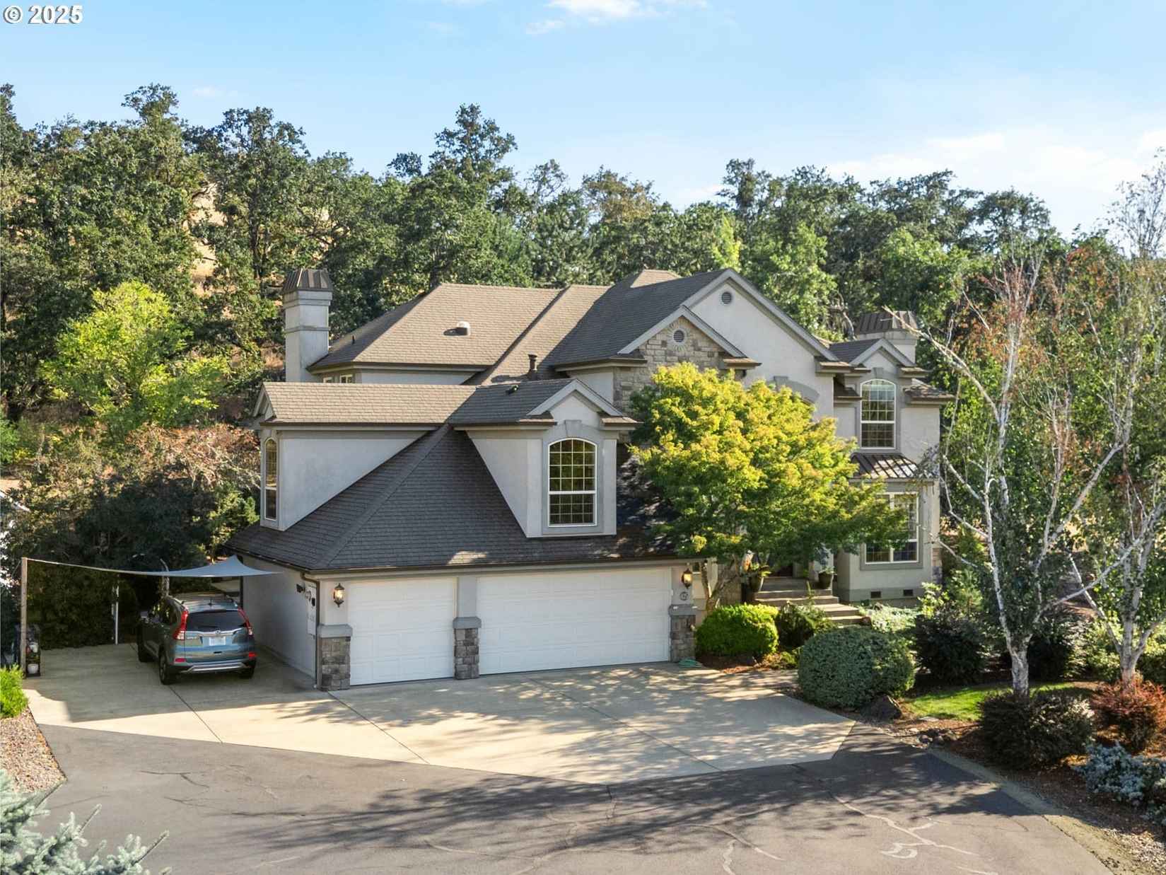 425 CROSS CREEK Dr  