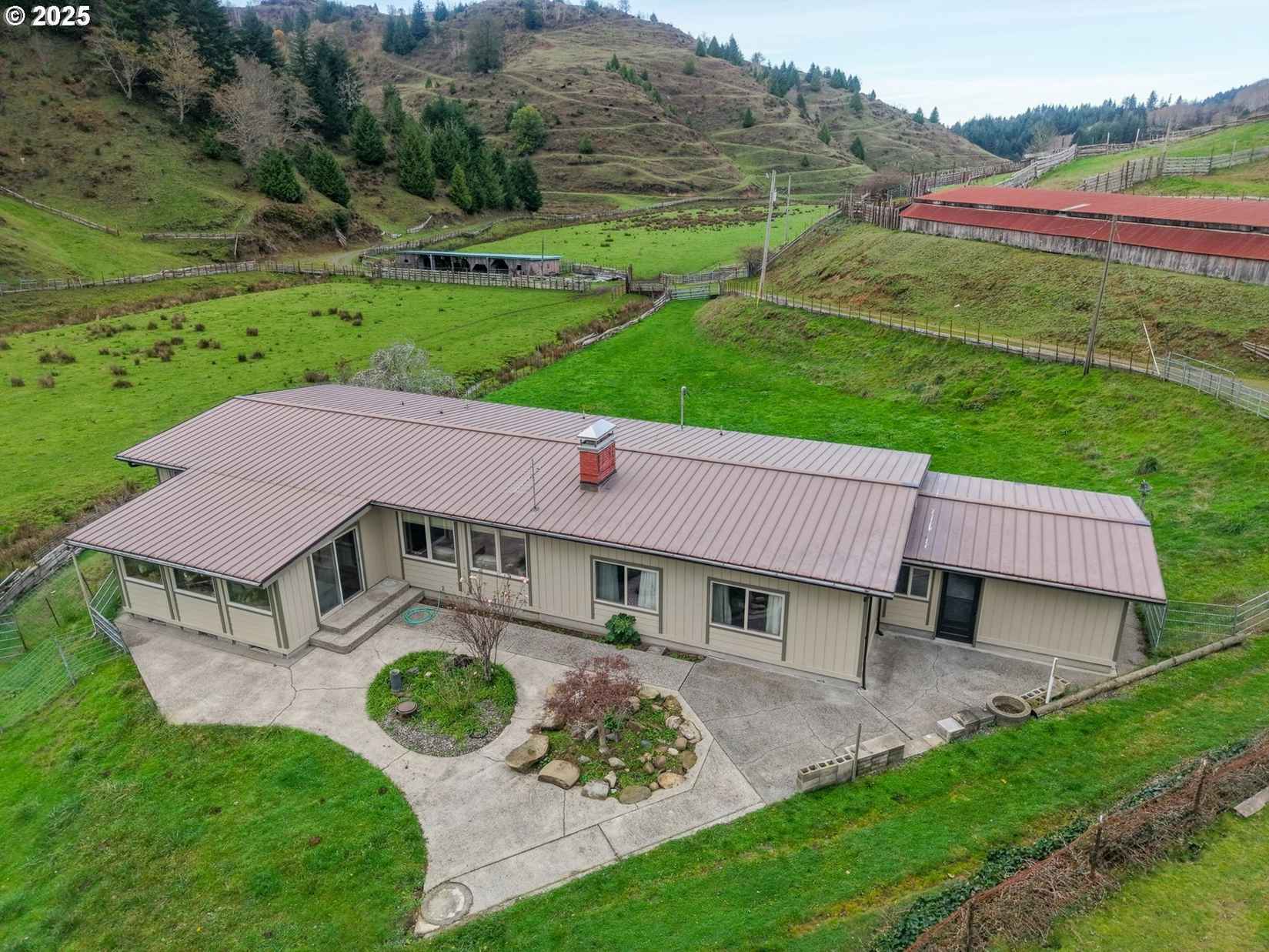 70033 LARSEN RANCH Rd  