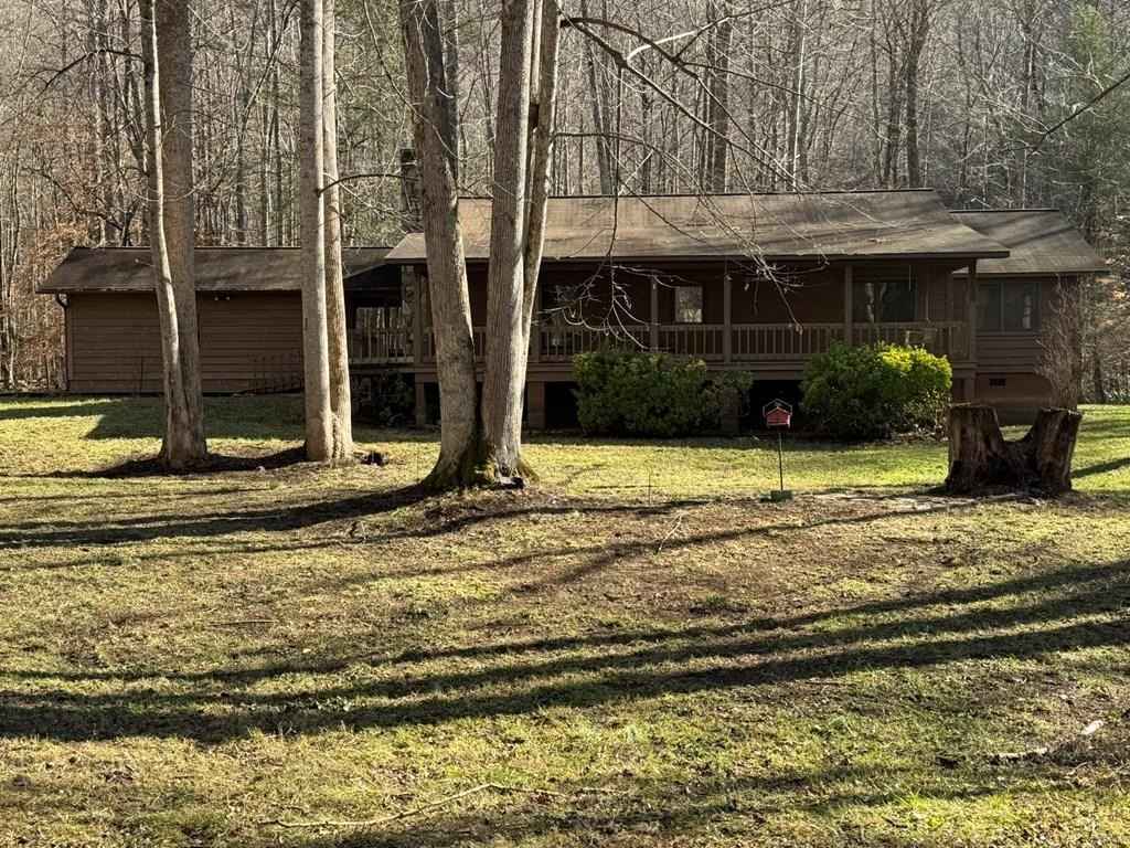 80 Larspur Ln  