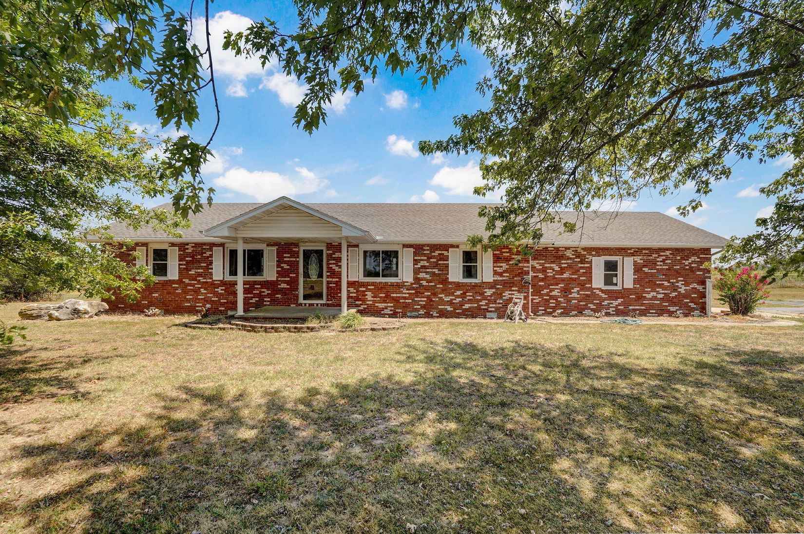 19038 Farm Rd 2020  
