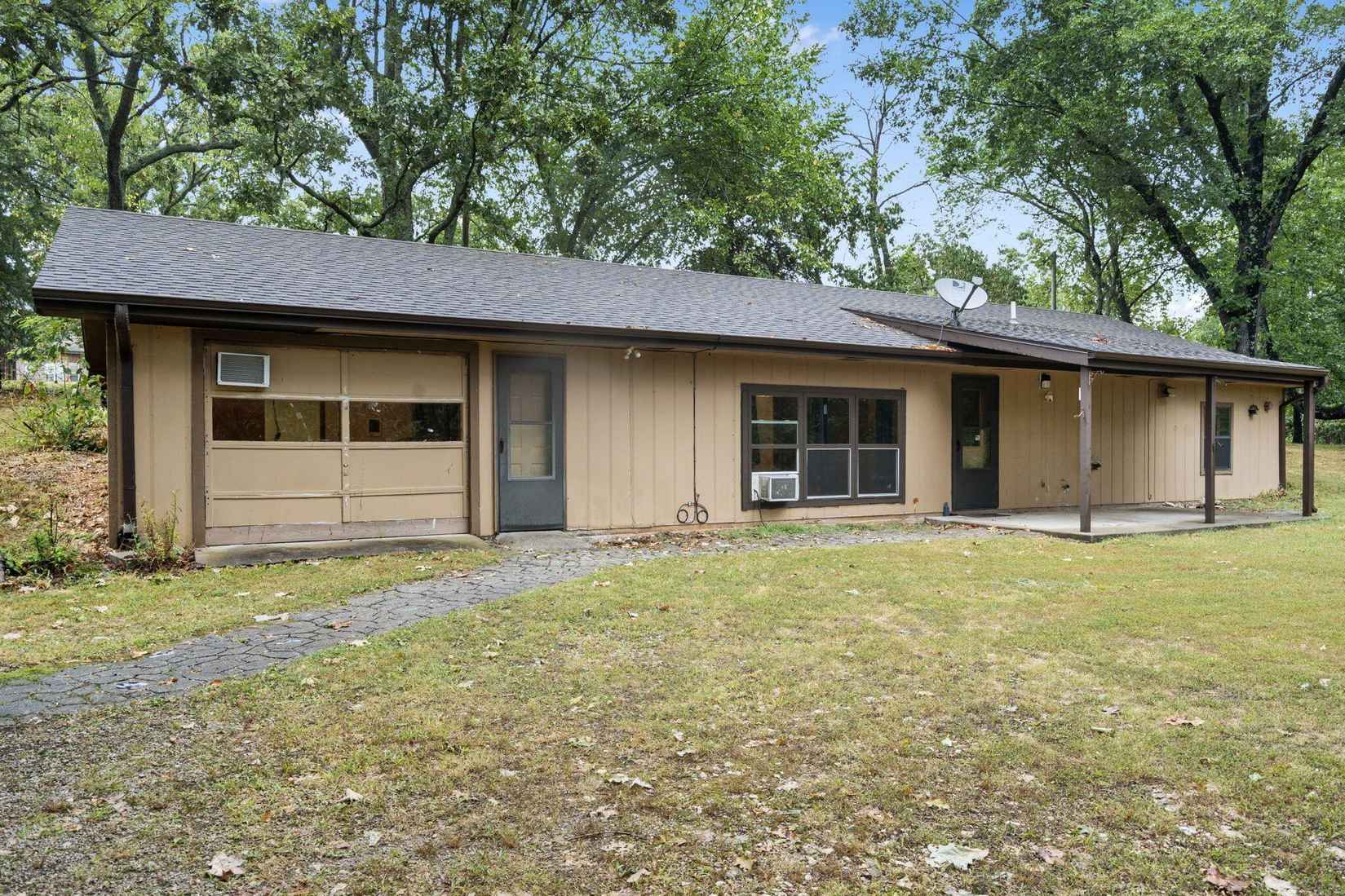 524 Shady Oak Ln  
