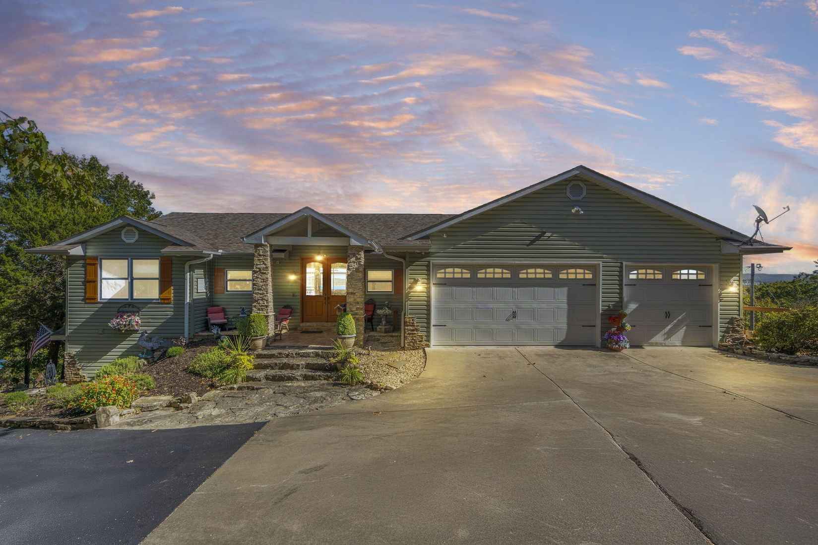 139 W Highland Ave  