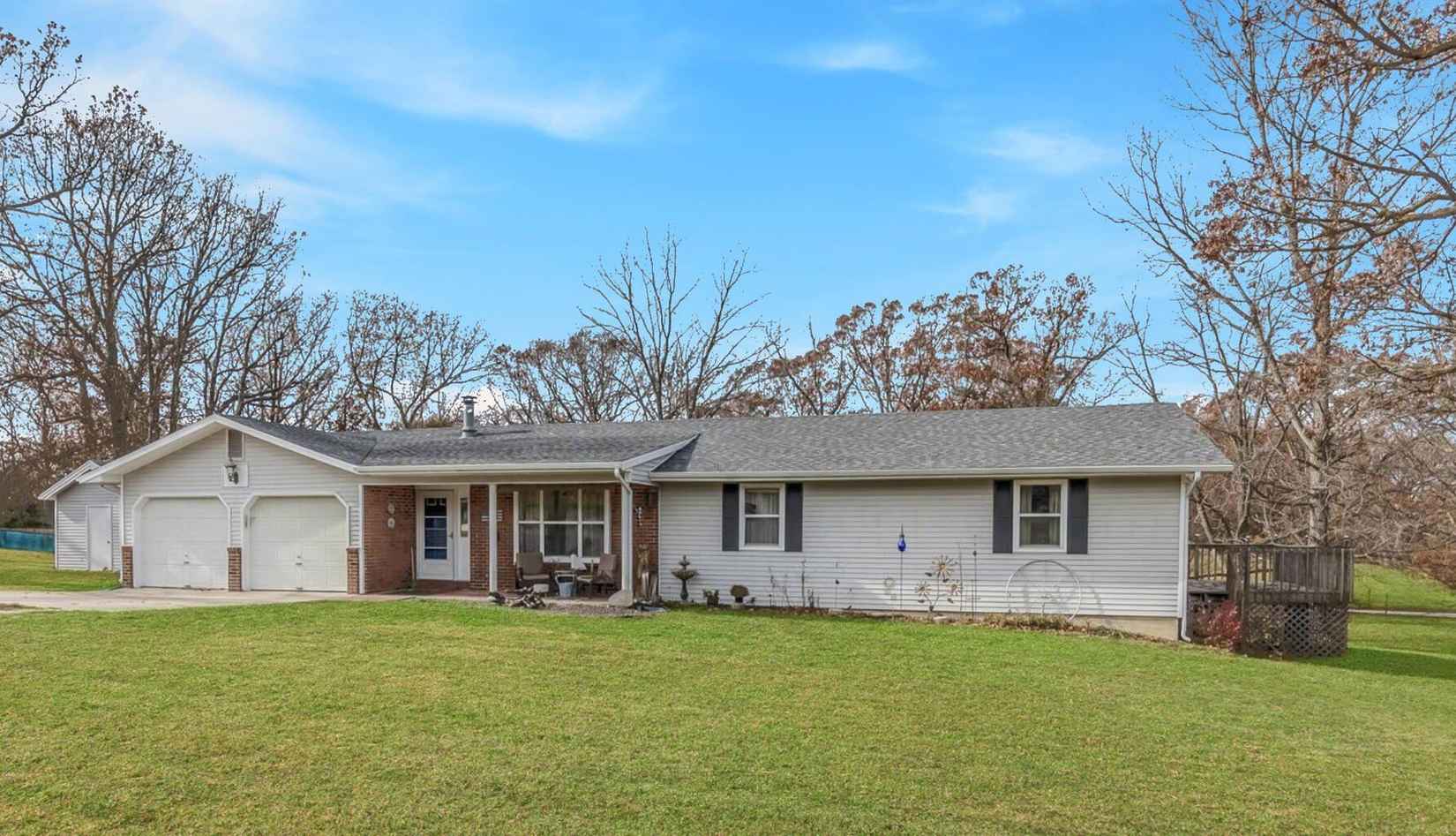 60 Community Dr  
