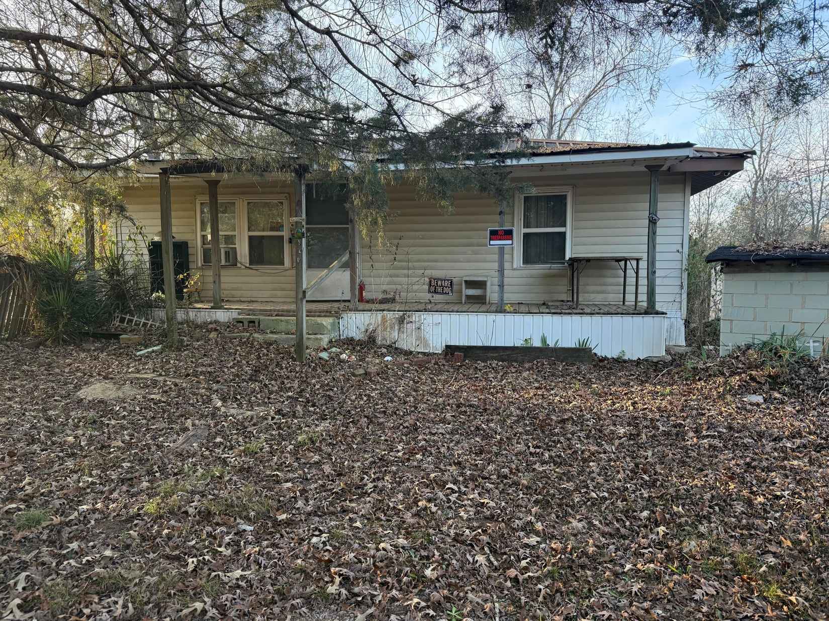 2208 EMMA Ln  