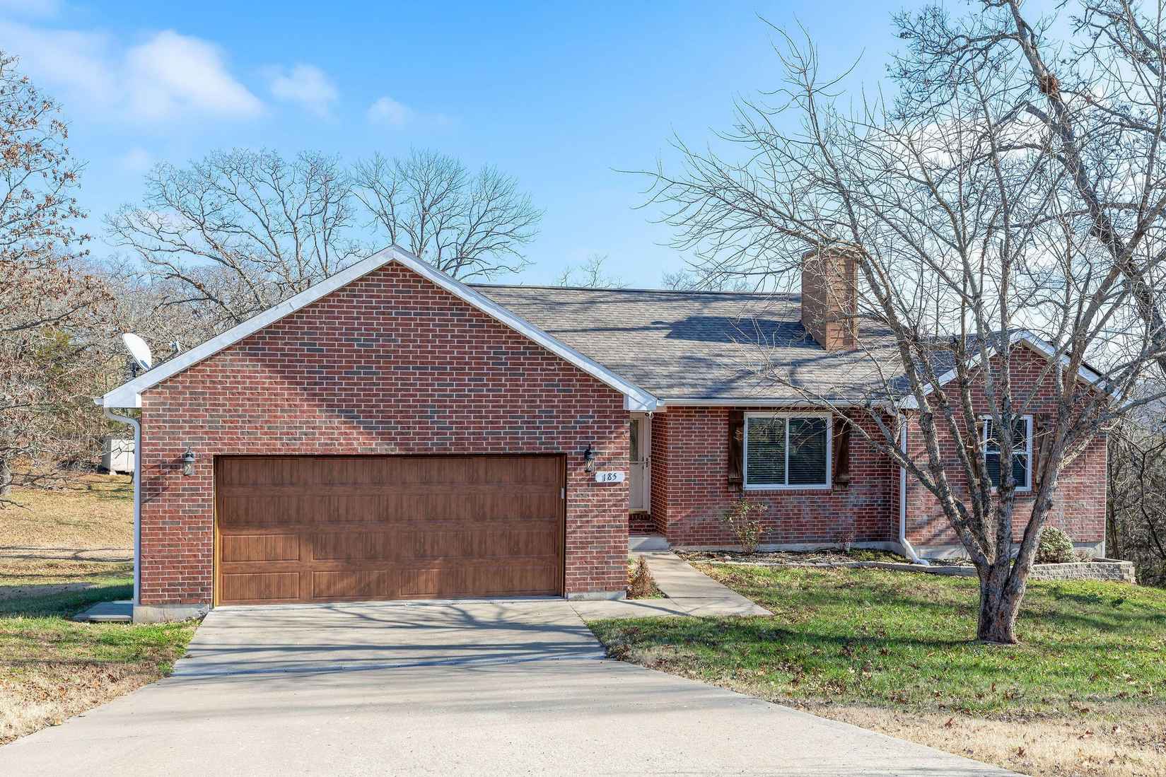 185 Old Mdw Ln  