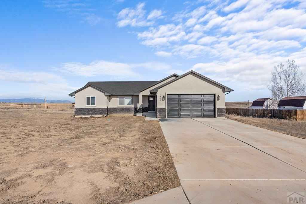 1905 E Tioga Ln  