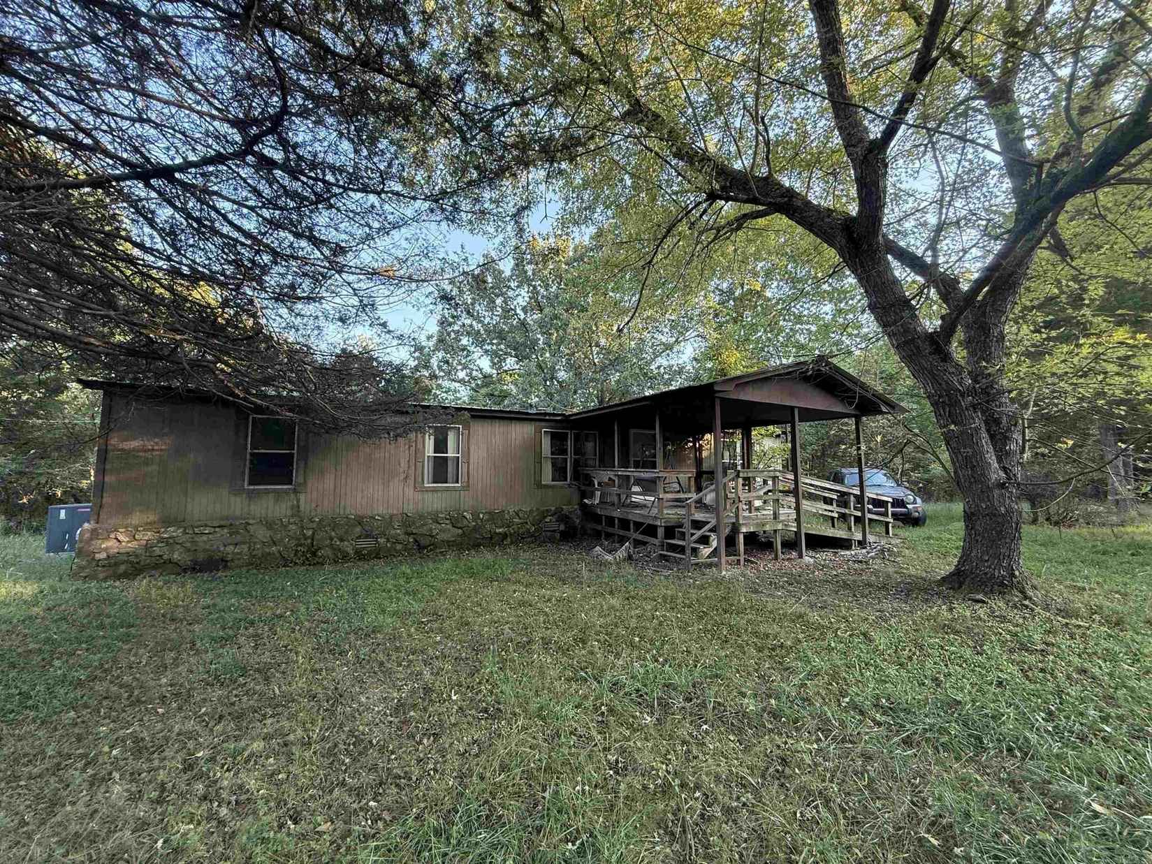 425 Meade Ln  