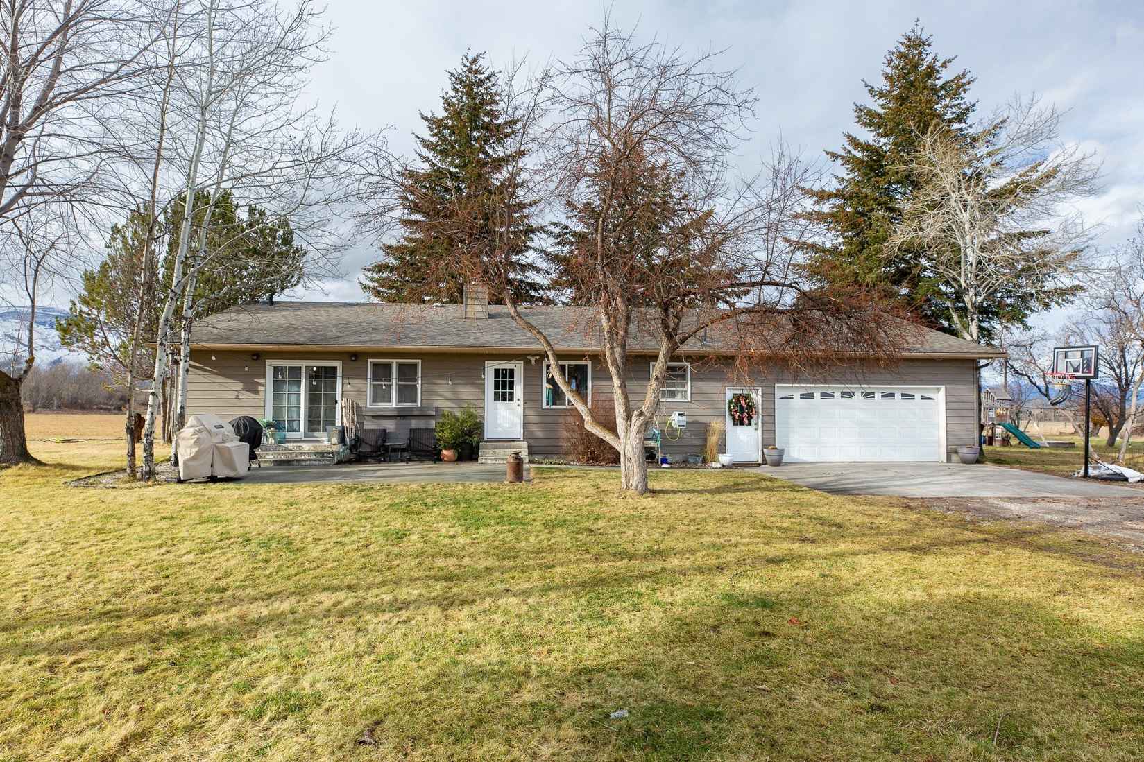 904 S Shoshone Loop  