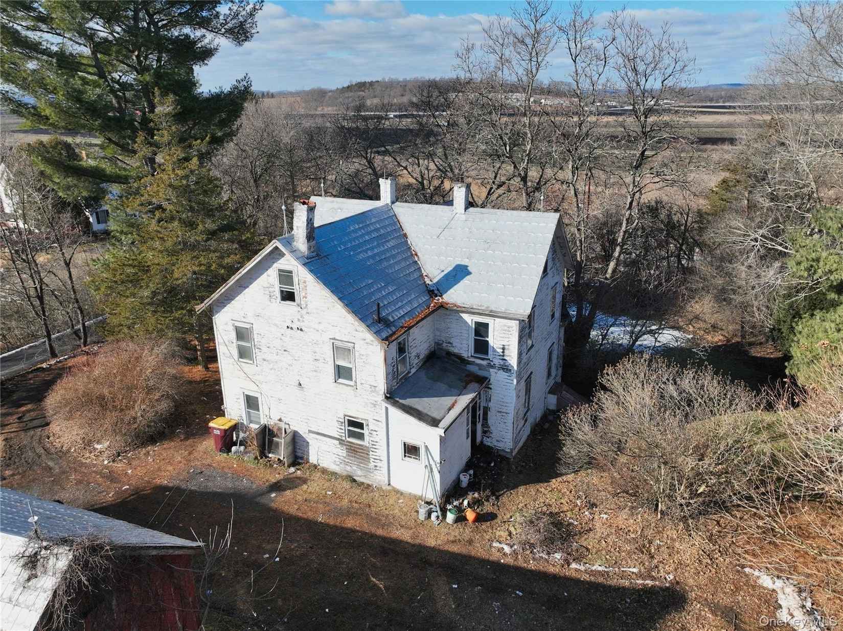 256 Round Hill Rd  