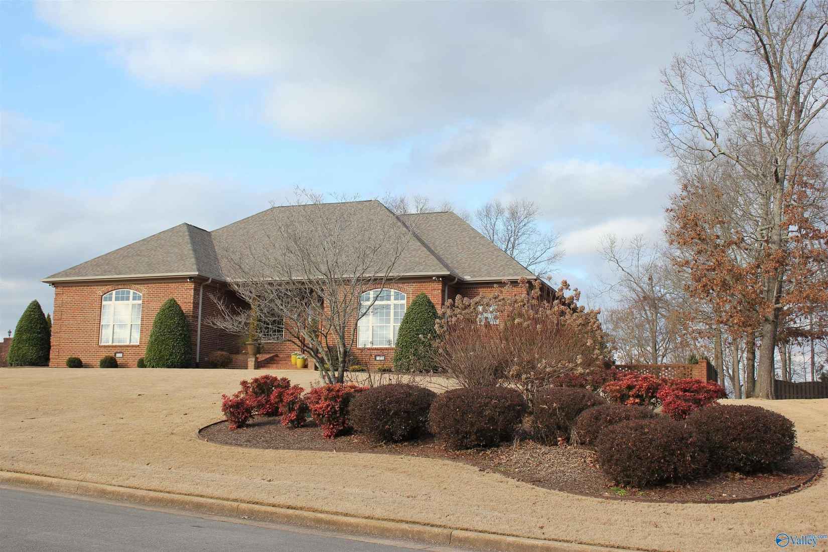 20203 Capitol Hl Dr  